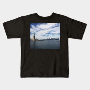 Lady Liberty & Manhattan Skyline Kids T-Shirt